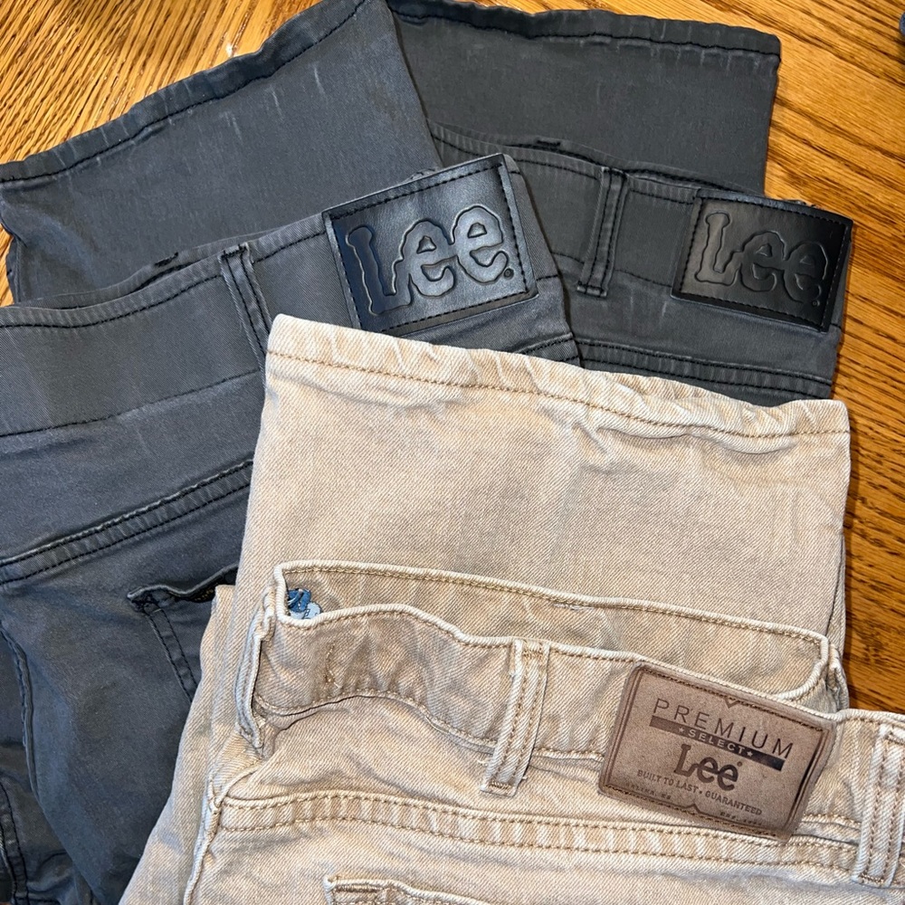 3 pair LEE Mens Jeans 40x30 - tan (1) grey (2) - Like New
